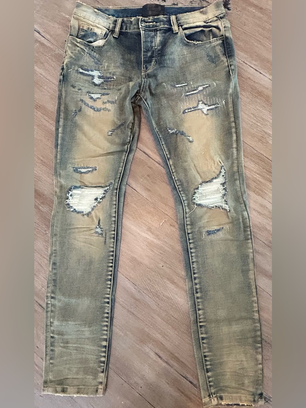 Valabasas Slim Fit Distressed Jeans in Olive for Men